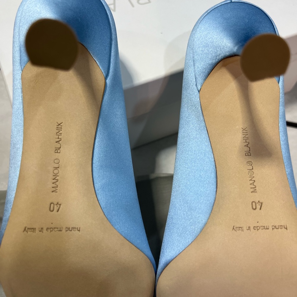 NEW Sky blue Manolo Blahniks - Picture 6 of 10